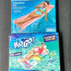 New 2- pool lounge floating in the sun with pillow